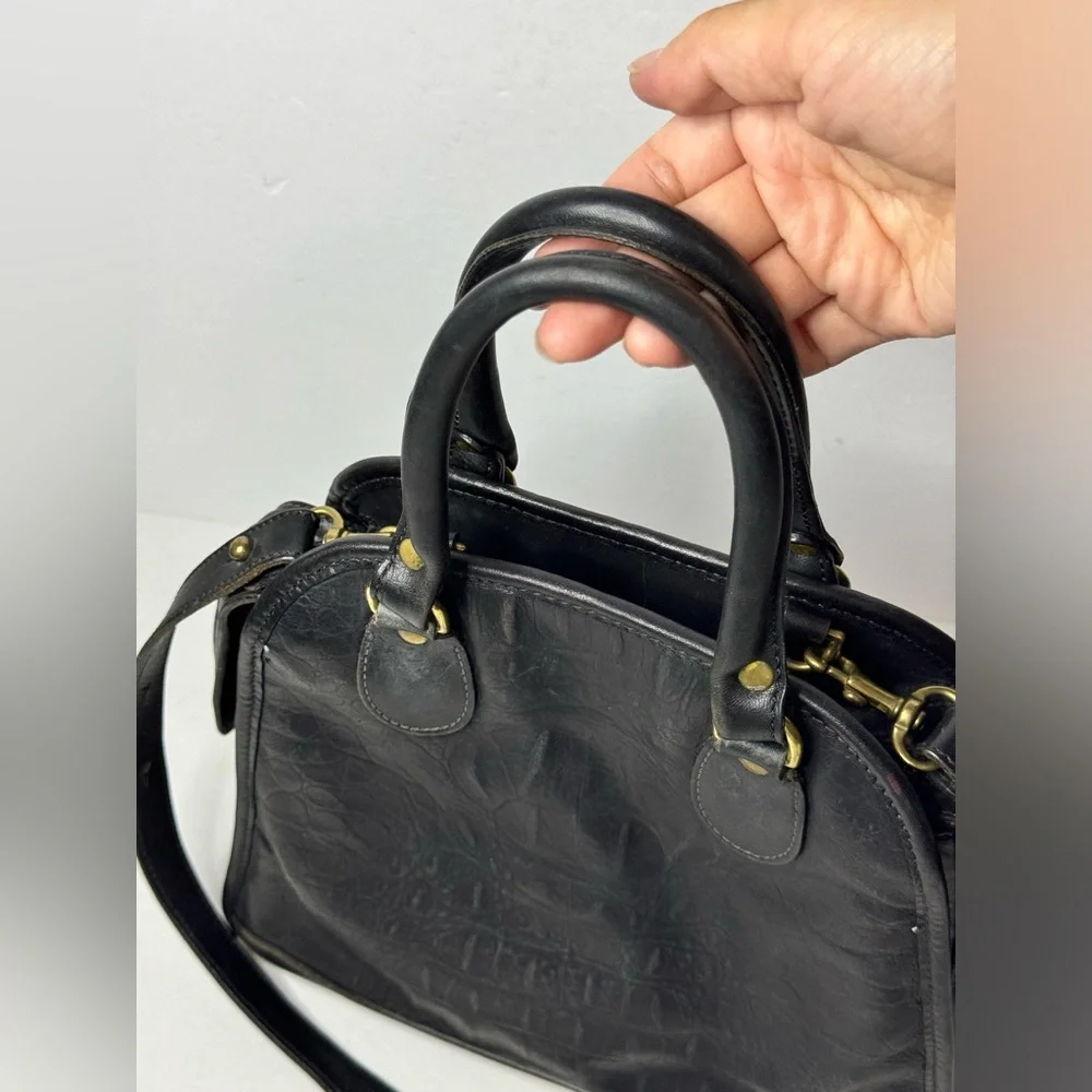 Vintage BRAHMIN Black Croc Leather Sathel Crossbody Hand Bag